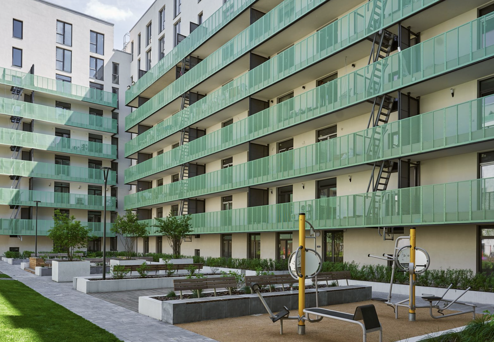 Двір зсередени